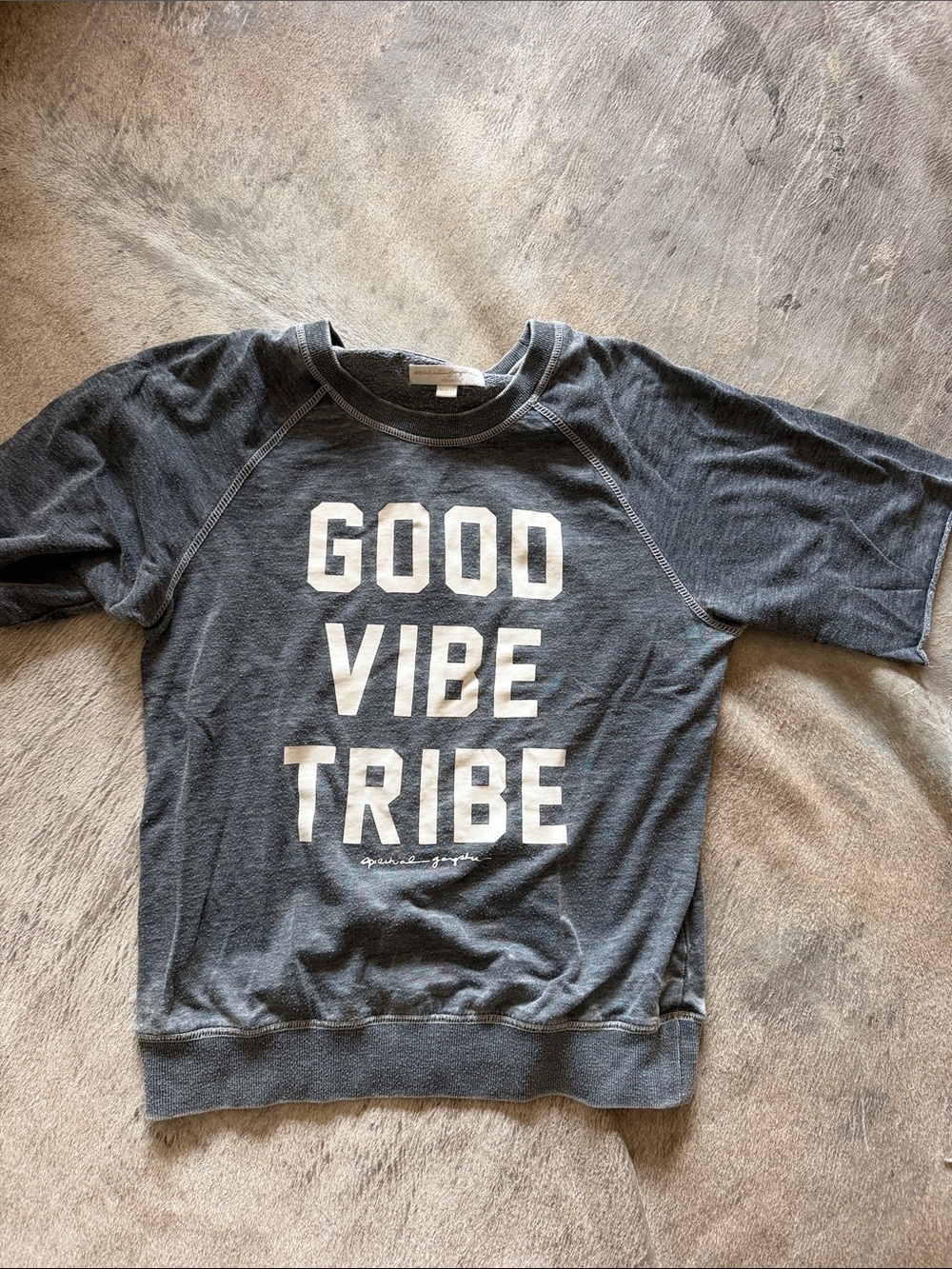 Spiritual Gangster Charcoal 'Good Vibe Tribe' Short-Sleeve Sweatshirt